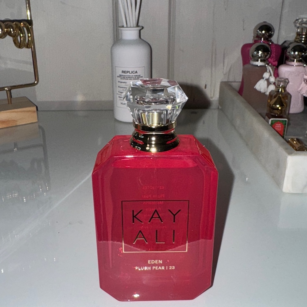 Kay Ali Eden Plush Pear Eau de Parfum